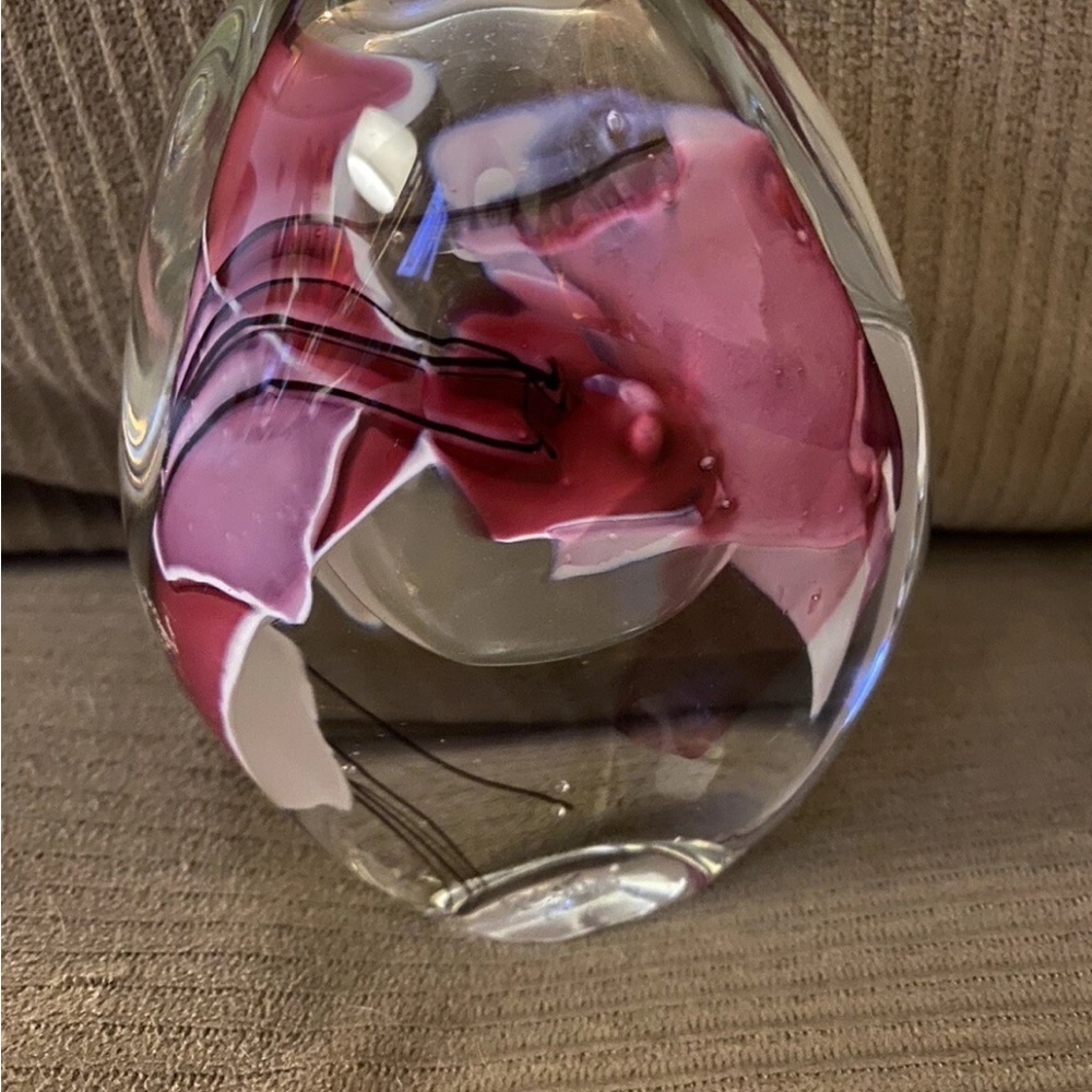 Eric Brakken Glasshouse Studio Signed Art Glass Paperweight Pink & White Ribbon